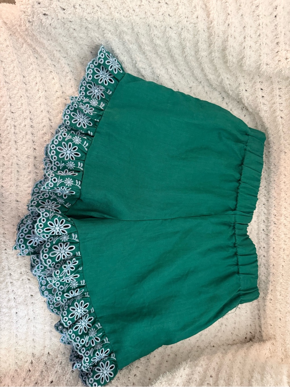 Hyacinth House Size Small Green Women's Eyelet Trim Shorts